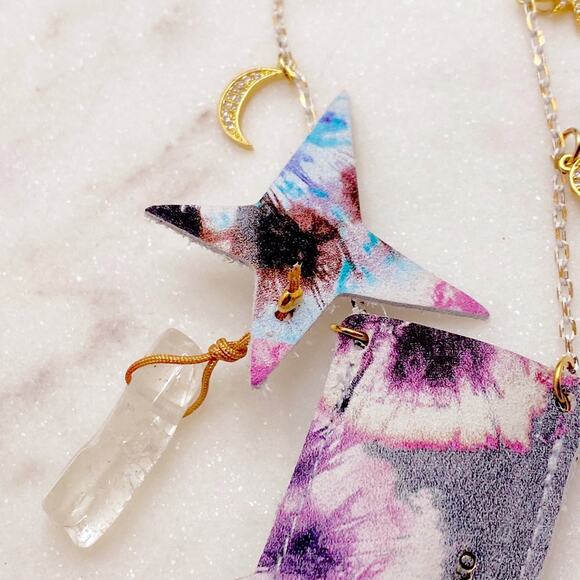 Amulet Crystal Necklace - Fluo – ATELiER ATSUYO ET AKiKO NEW Free People x Atsuyo et Akiko Amulet Crystal Necklace